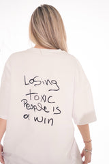 Ανδρική κοντομάνικη μπλούζα Close society - S25-107 - losing toxic people oversized -λευκό