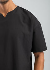 Ανδρική κοντομάνικη μπλούζα με V κόψιμο - VITTORIO - 300-2425-454 - V cut t-shirt oversized feet μαύρο