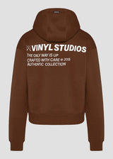 Ανδρικό μακρυμάνικο φούτερ με κουκούλα Vinyl Art Clothing-75757-33-Studios V Legacy hoodie cotton oversized brown