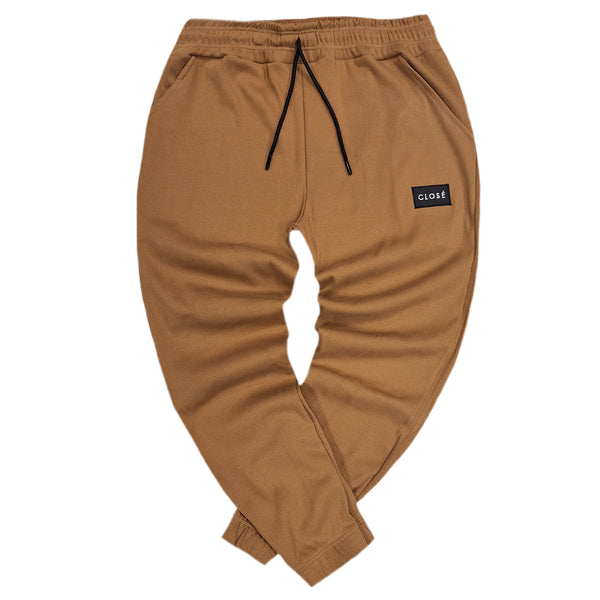 Close society - W24-122 - black patch sweatpants - camel