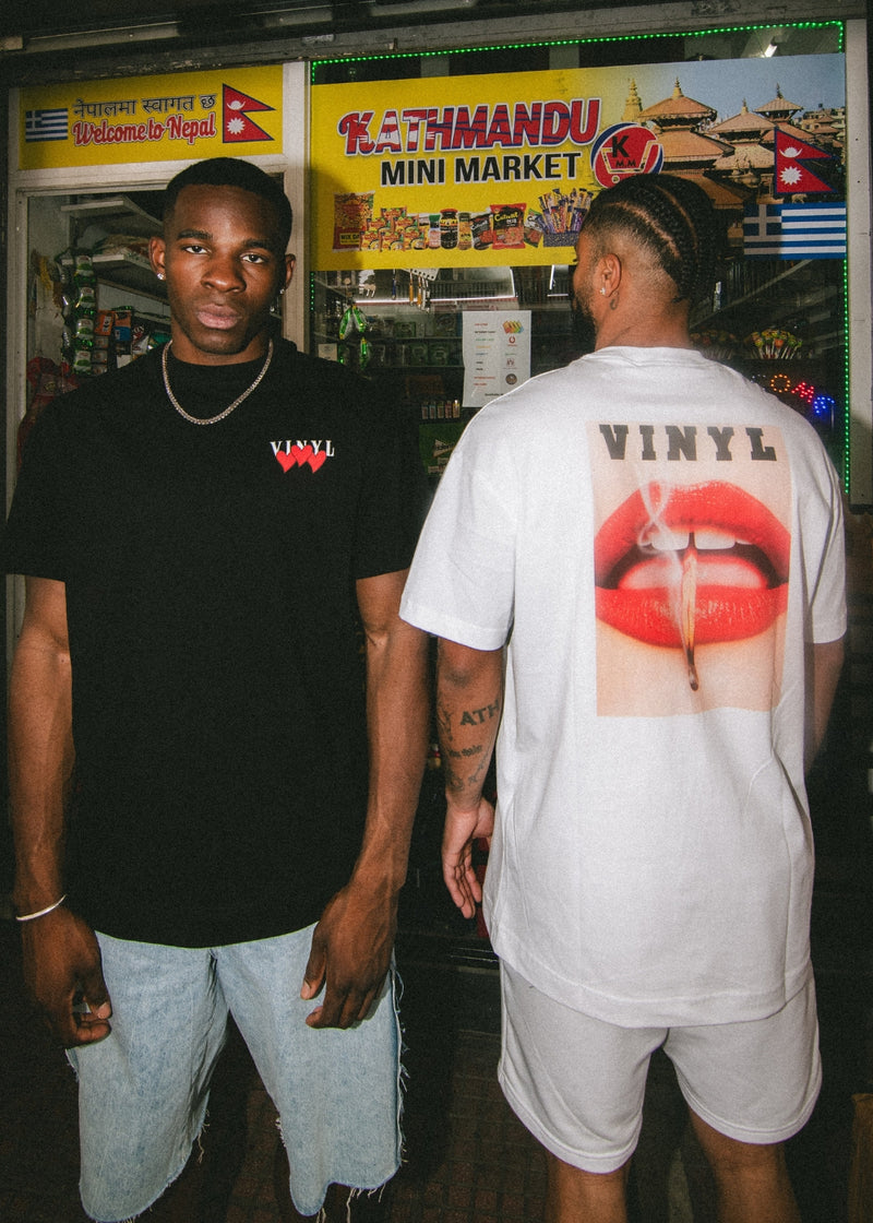 Αντρική κοντομάνικη μπλούζα Vinyl Art Clothing - 75930-02 - sizzle lips oversized tee  λευκό