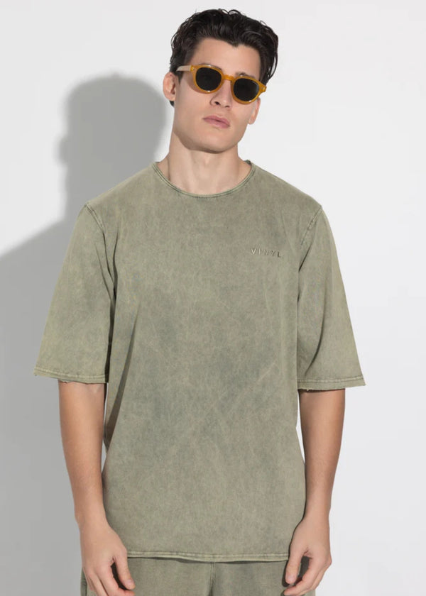 Ανδρική κοντομάνικη μπλούζα Vinyl Art Clothing - 82520-04 - cotton oversized fit premium washed tee χακί