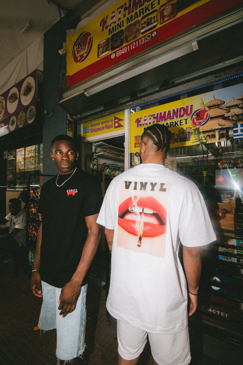 Αντρική κοντομάνικη μπλούζα Vinyl Art Clothing - 75930-02 - sizzle lips oversized tee  λευκό