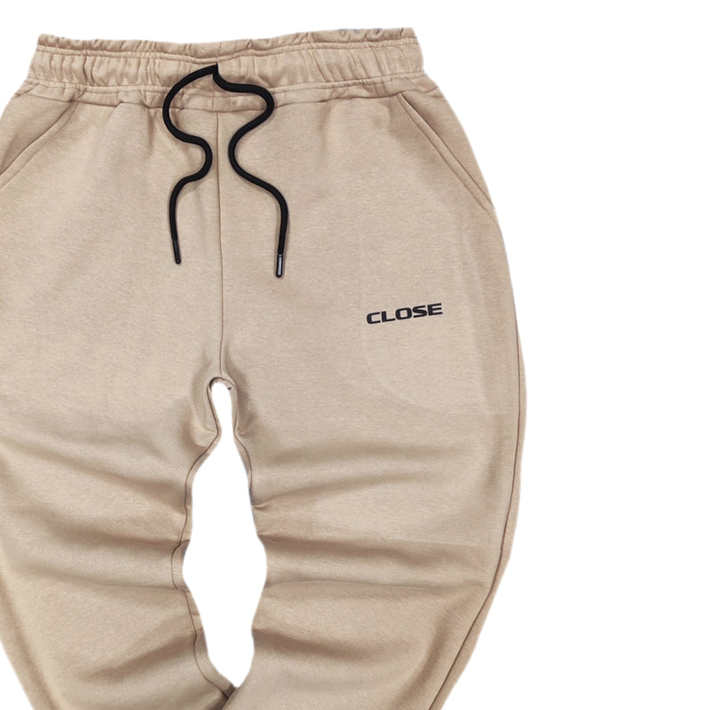 Close society - W24-100 - simple logo sweatpants - beige