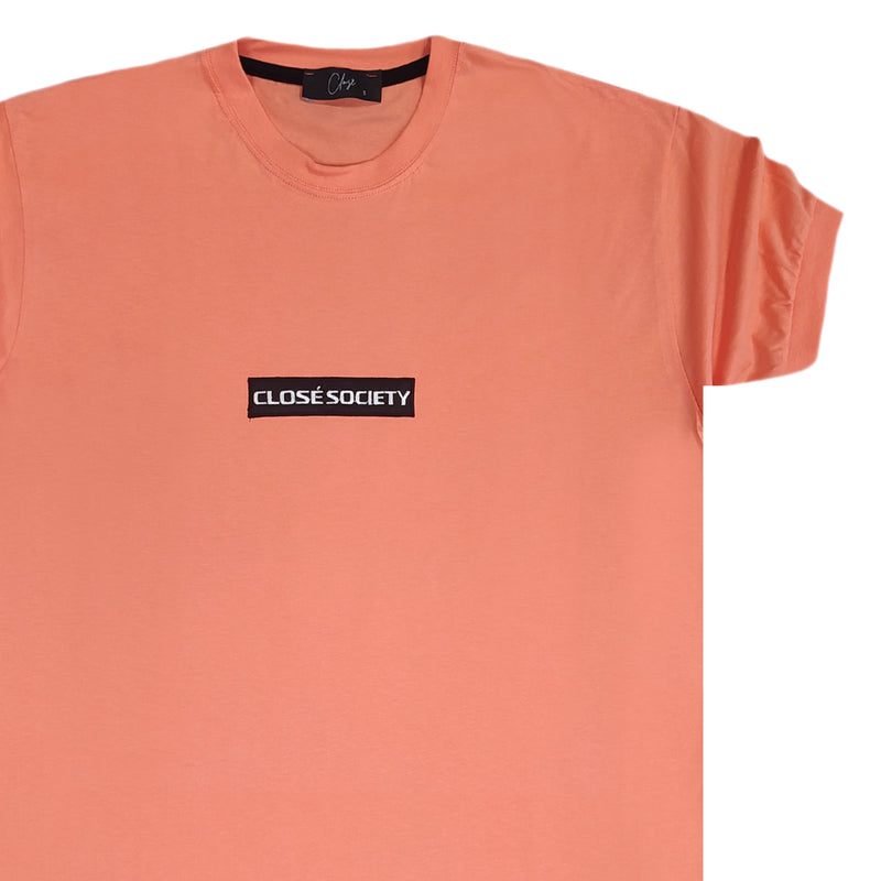 Close society - S23-295 - black logo patch tee - coral