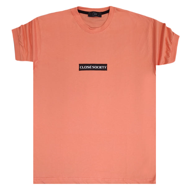 Close society - S23-295 - black logo patch tee - coral