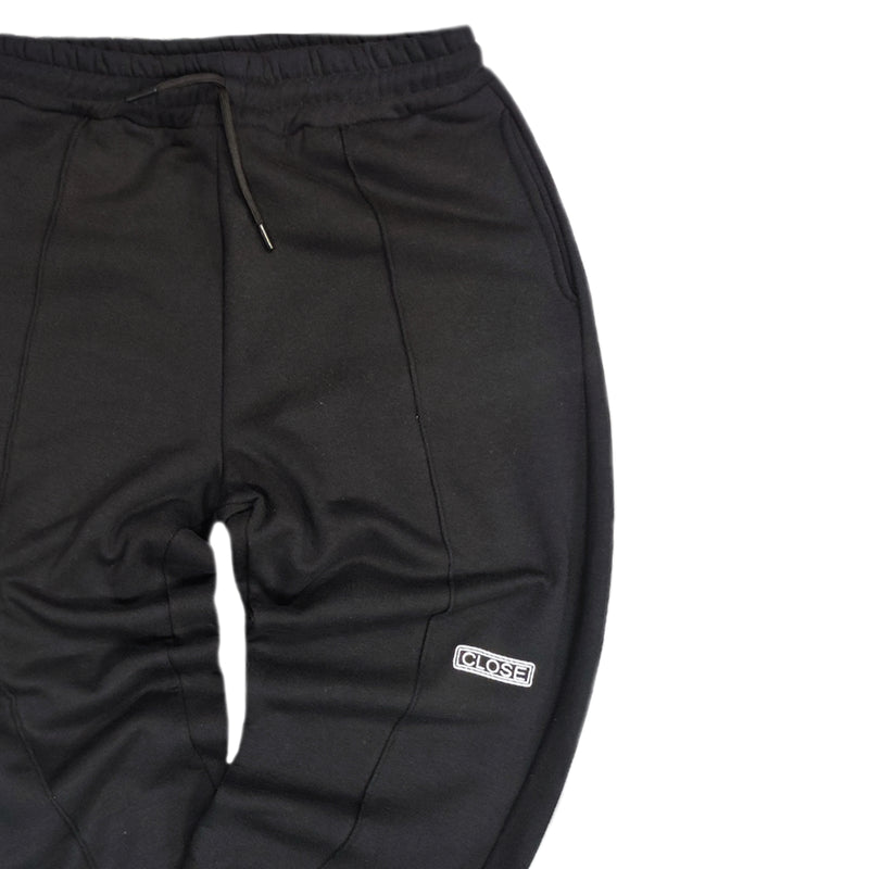 Close society - W23-120 - white logo pants - black