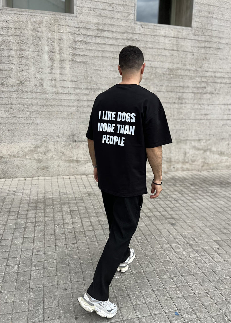 Κοντομάνικη μπλούζα Close society - S24-223 - oversized fit dogs logo μαύρο