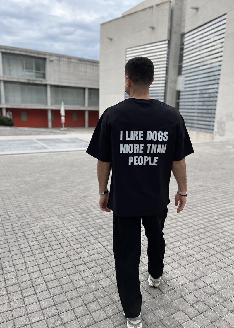 Κοντομάνικη μπλούζα Close society - S24-223 - oversized fit dogs logo μαύρο