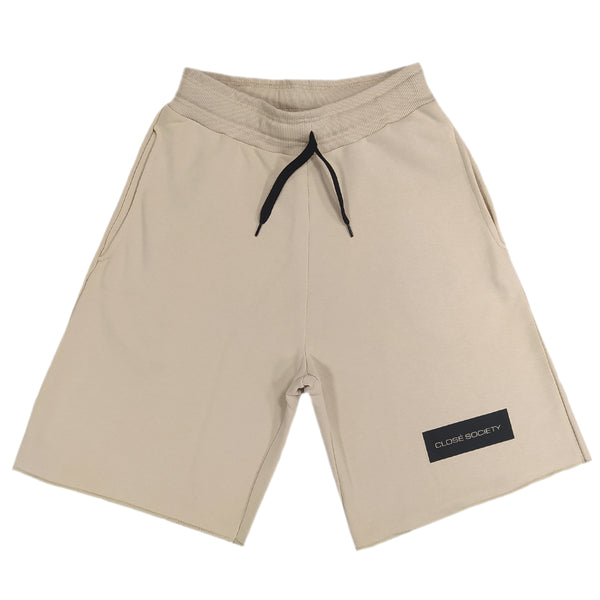 Close society - s23-371 - black rectangle logo shorts - beige