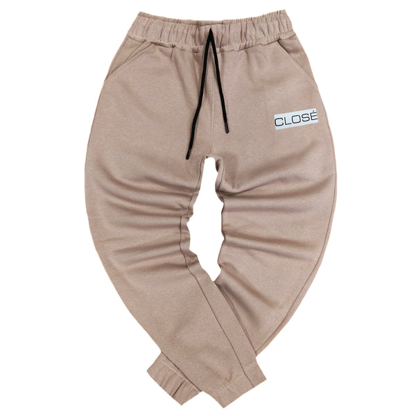 Close society - W22-150 - small white logo pants - beige