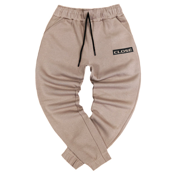 Close society - W22-155 - small beige logo pants - beige